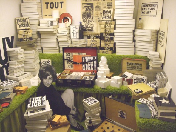 La grande vetrina di Fluxus dal MoMA