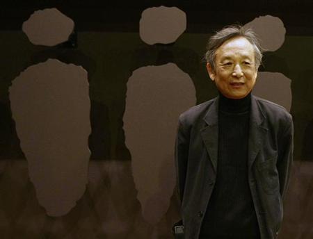 Chinese writer Gao Xingjian, winner of the 2000 Nobel Prize for Literature, poses for photographers in Barcelona