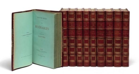 Victor HUGO, Les Misérables, Paris, Pagnère, 186210 volumes in-8. Reliure signée de Victor Champs. Demi-maroquin rouge à coins, filets dorés aux coins et aux mors, édition originale parisienne. Un des rarissimes exemplaires sur papier vert d’eau. Estimation : 30 000/40 000 € VENDU : 58 500 €