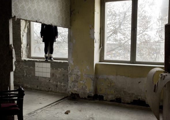 Eva Frapiccini (Galleria Alberto Peola, Torino) serie Ritratto di Berlino, Under the Rough 2012 