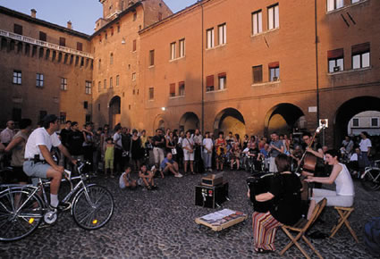 Ferrara musicisti di strada al Ferrara Buskers Festival