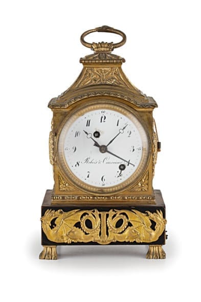 Lotto 85 RARISSIMA ED IMPORTANTE PENDULETTE D'OFFICIER ROBERT ET COURVOISIER, DELLA TIPOLOGIA DETTA MARESCIALLA Alt. cm 30, larg. cm 16,5, prof. cm 11,5 Stima € 3000 - 5000 