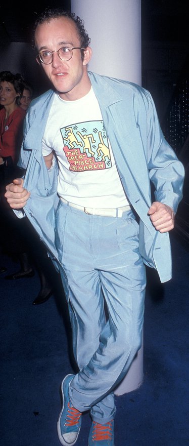 Keith Haring. Con lui il graffito diventa moda e nasce la streetwear.