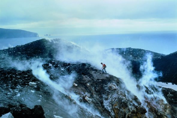 Walter Bonatti, Vulcano Krakatoa, Indonesia. Dicembre gennaio 1968