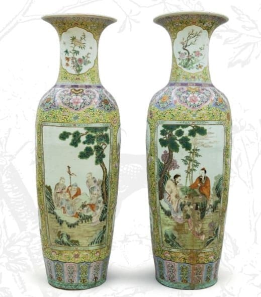 2232 Coppia di grandi vasi Famiglia Rosa in porcellana a fondo giallo con decorati gli otto tesori del buddismo e fiori, grande riserva a motivi di giochi di anziani, piccola riserva sul collo a motivi di fiori, base in legno (restauri) Cina sec.XIX, h cm 135 € 40.000/44.500