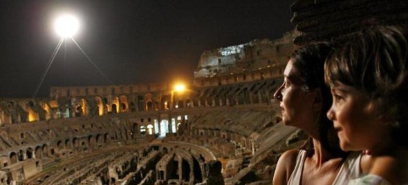" La Luna sul Colosseo 2015 "