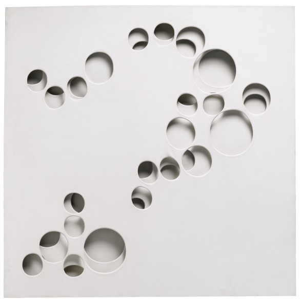 Paolo Scheggi, Intersuperficie curva bianca, 1969