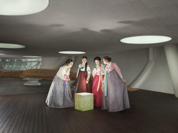  “Present”, 2013 103x137 cm