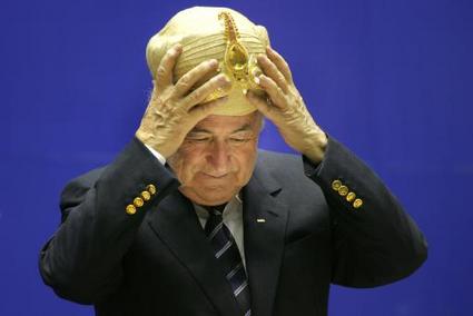 Blatter-Fifa-(AP Photo/Manish Swarup)