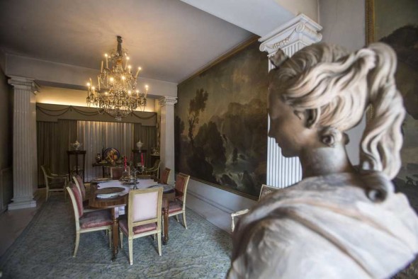 Una delle stanze della villa in cui Alberto Sordi visse dal 1958 fino al giorno della sua morte il 24 febbraio 2003, Roma, 15 giugno 2015.  ANSA/ANGELO CARCONI