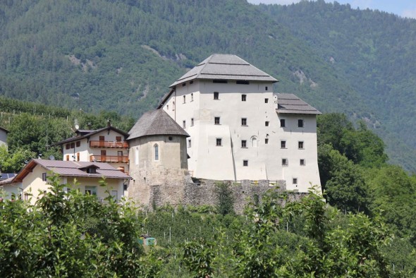castel-caldes-foto-a-maini