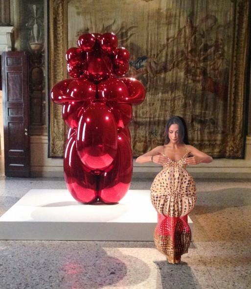 #SELFIEADARTE #LaGrandeMadre, Palazzo Reale, Fondazione Nicola Trussardi @CleliaPatella "Baloon Venus" di Jeff Koons