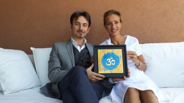 Cinzia Catalfamo Akbaraly ed Enrico Magnani con tessera centrale Cosmic Hug No 3 MILANO 2015