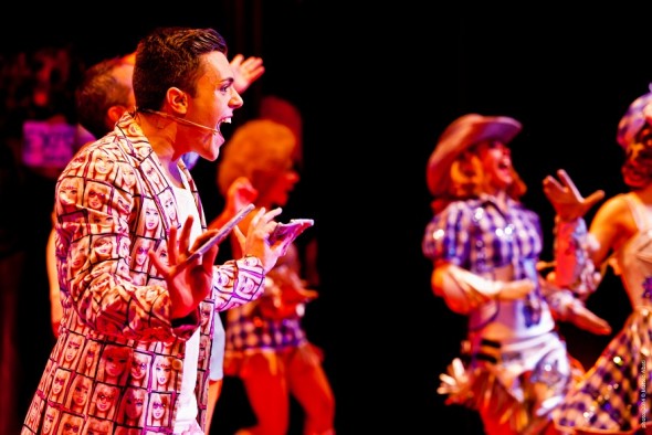 Priscilla - La Regina del Deserto_b