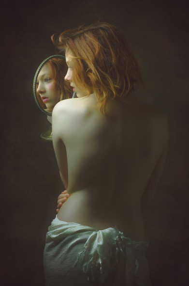 Bansront Thierry, Red Hair. Woman with Mirror, 2014_Serie Neoclassical_stampa Digital C Print_Courtesy Alidem
