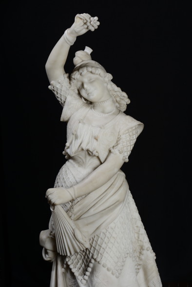  Fortunato Galli (1850-1918) Carmen, 1885 circa scultura in marmo bianco su colonna in marmo verde, altezza cm 127, colonna cm 69. Sul retro «Prof.F.Galli» e «Gallerie P.Barzanti» € 12.000 - 18.000