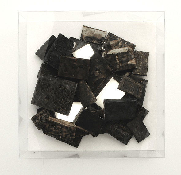 Ciro Vitale, Culture #07, 2014, legno, libri combusti, libri in cera, LED, plexiglass, 100x100x20 cm