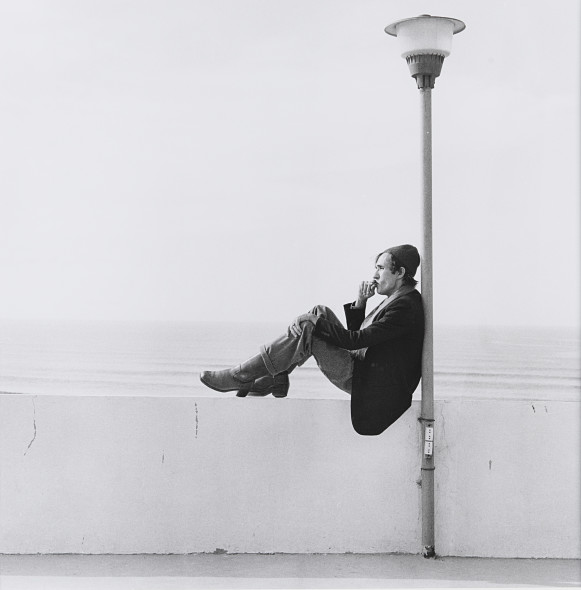 Isabella Gherardi (1962) Marocco 7 - Ritratto di Alighiero Boetti 1999 45 x 45 cm Stampa alla gelatina ai sali d’argento Edizione 3/5 Firmata sul retro del passepartout Isabella Gherardi 3/5 Stima d’asta: € 700 – 900