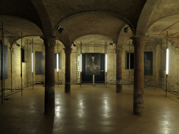 Mauro Casappa e Pietro Bandini, Stabat Mater 15-18, installazione audiovisiva, Corte Agresti, Traversetolo, 2016