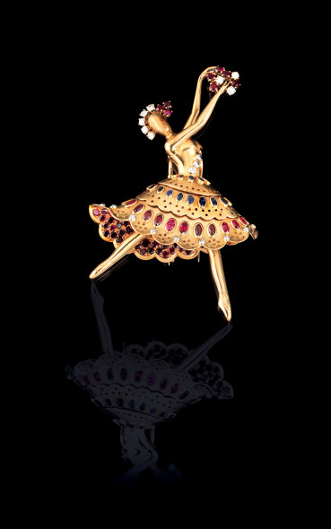 Van Cleef & Arpels, Ballerina, anni ’50, Oro giallo, diamanti, rubini e smeraldi punzoni Van Cleef & Arpels, Stima 6.000/9.000 euro