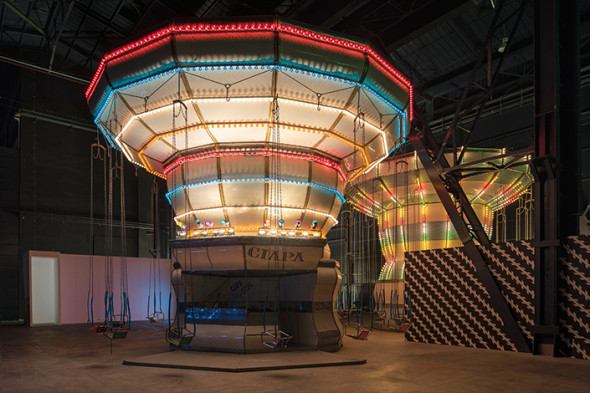 Veduta dell’installazione “Double Carousel with Zöllner Stripes”, Enel Contemporanea Award 2011 - Carsten Höller