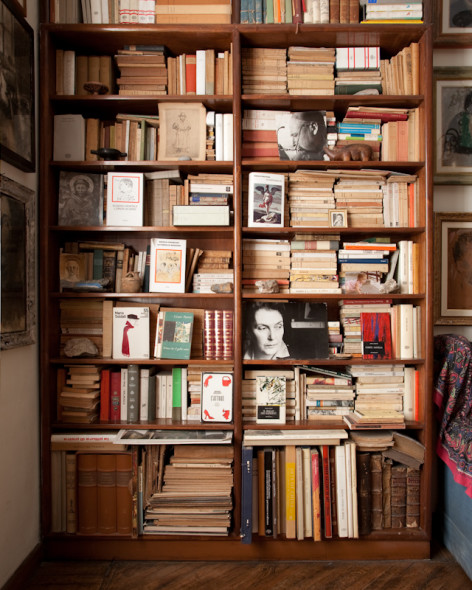 Particolare della casa di Lalla Romano - libreria Casa di Lalla Romano