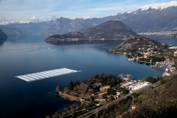 Aerial view of the project’s building yard on the Montecolino peninsula (right) and the temporary storage on Lake Iseo (left), February 2016 Photo: Wolfgang Volz