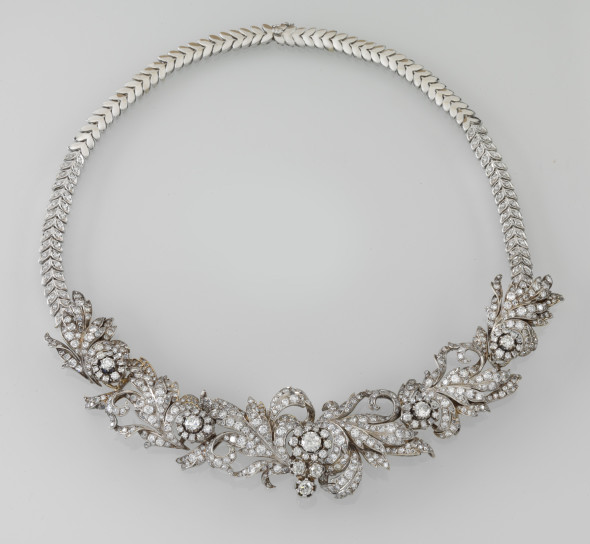 Collier in diamanti con parte di diadema, ca. 22 ct totali, stima € 24.000 - 30.000