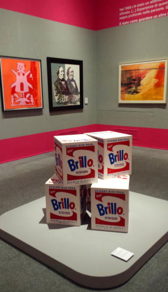 Allestimento mostra Andy Warhol a Palazzo Ducale di Genova
