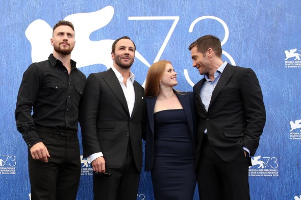 Aaron Taylor Johnson, Tom Ford, Amy Adams & Jake Gyllenhaal al photocall di Venezia 73