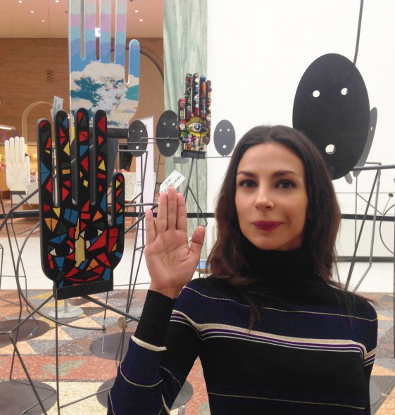 #SELFIEADARTE "Giuro di dire tutta la verità nient'altro che la verità" #StefaniaModicamore #NormaliMeraviglie #LaMano #FondazioneSacraFamiglia @LaTriennale @CleliaPatella