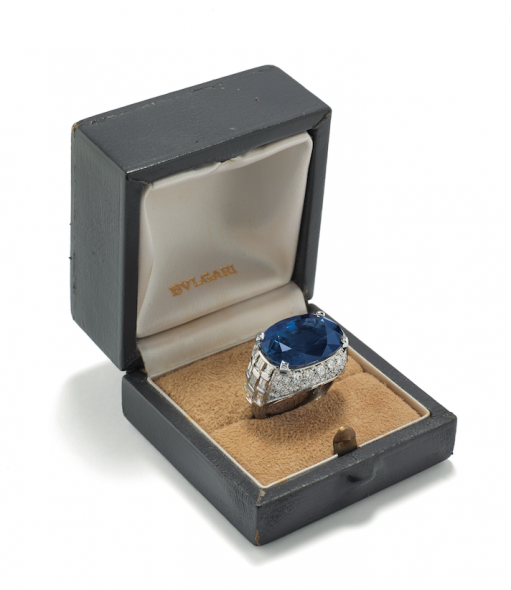 Anello in oro bianco, zaffiro e diamanti, Bulgari 1970 circa Stima € 200.000 – 300.000 