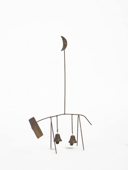 Melotti, Vaso 1955ceramica smaltata policroma30x22x8 cm Cerchi 1956ceramica smaltata policroma, nylon, ottone24x22.5x4.5 cmVaso 1958ceramica smaltata policroma 49x23 cm sulla base il timbro: “Melotti Ceramiche Milano”La vacca lunatica 1961ottone 33x9.84x3.35 cm