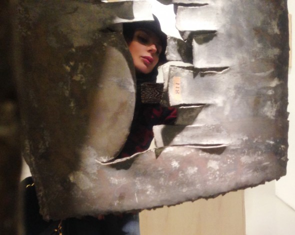  #SELFIEADARTE "Bronzo: è lo specchio del volto" PIASTRA, 1962 #AldoCalò #Boom60 Era arte moderna @MuseoDel900 #Milano @ElectaEditore @CleliaPatella