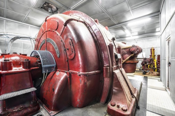 -Francesco Radino, Centrale idroelettrica di Timpagrande, Crotone, 2016, stampa su carta    cotone, cm 67x100 