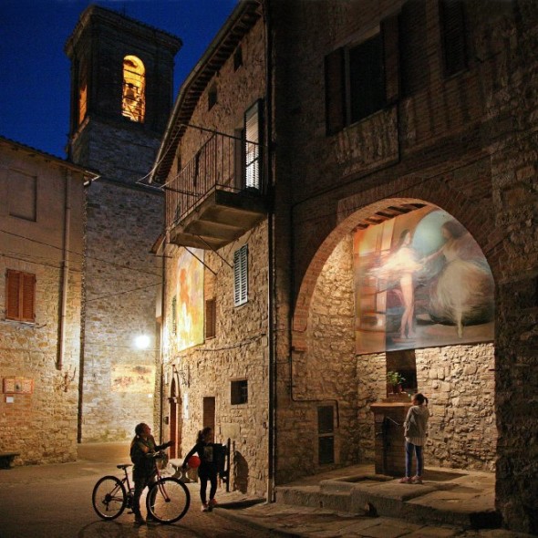 1. Mugnano (PG), il paese dei muri dipinti [foto Pro Loco Mugnano - www.mugnanoperugia.it]