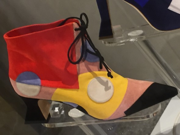 prototipo-stivaletto-ispirato-a-kasimir-malevic