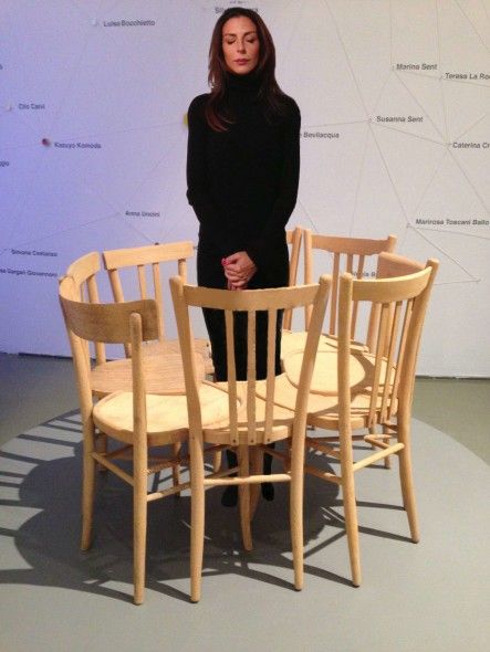 #SELFIEADARTE "Riunione esclusivissima" Claudia Losi, Dialogo tondo (2010) #WomenInItalianDesign @LaTriennale #Milano  @CleliaPatella