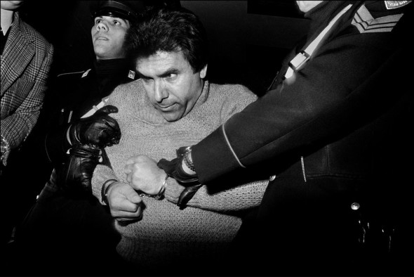 © Letizia Battaglia – L’arresto del feroce boss mafioso Leoluca Bagarella. Palermo, 1980 – Courtesy l’artista