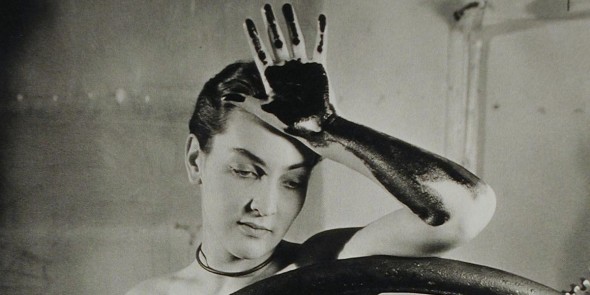 Man Ray, Erotique voilée, Meret Oppenheim à la presse chez Louis Marcoussis, 1933  mostra LAC MASI Lugano 
