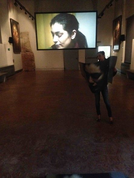 #SELFIEADARTE "Tace. E cerca Pace." Rasha #AdrianPaci @TheGuardians #ChiostridiSant'Eustorgio #Milano @CleliaPatella