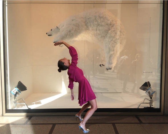 #SELFIEADARTE "Gimme five!" #Iamtiredofeatingfish #PaolaPivi @LaRinascente #Milano Piazza Duomo @CleliaPatella