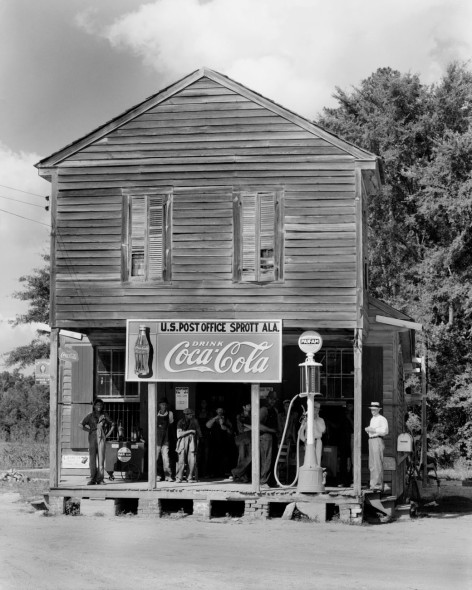 Walker Evans - Crossroads store,   Alabama, 1935