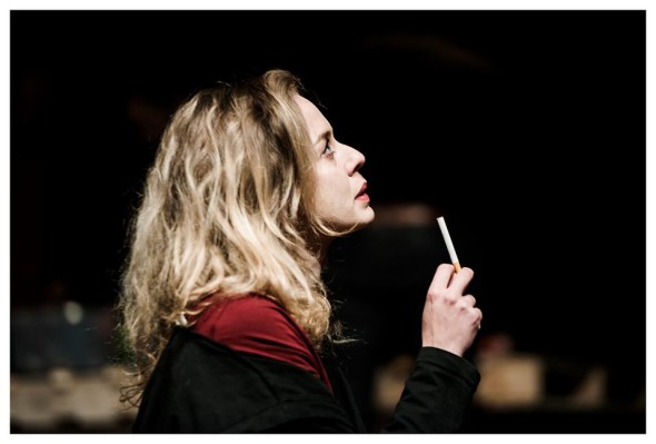 Malvina Ruggiano in Fumo, Festival Milano Off 2017, Ph. Giorgia Ruggiano, Spazio Lambrate