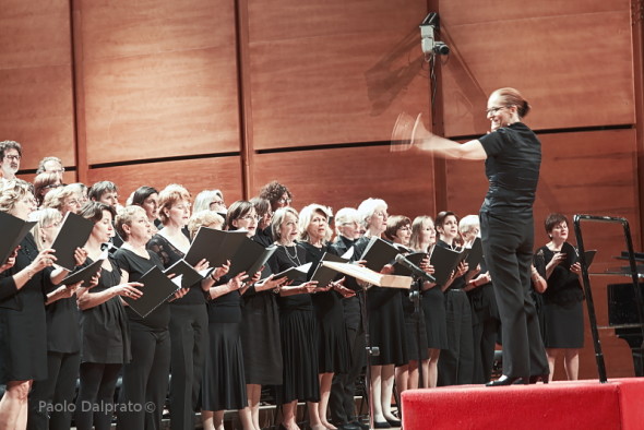 il-m-tramontin-con-il-coro-degli-stonati-foto-paolo-dalprato
