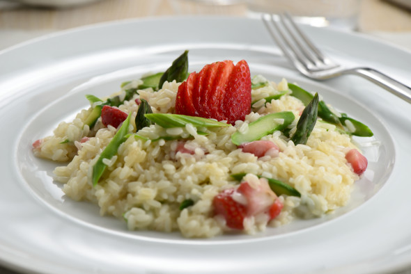 Milano, 18/05/2017 Ristorante Bio.it Chef Ersilio Montella Nella foto: RISOTTO ASPARAGI E FRAGOLE Ph Taddei/Edizionivero