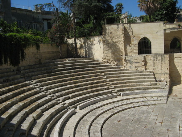1024px-teatro_romano_lecce
