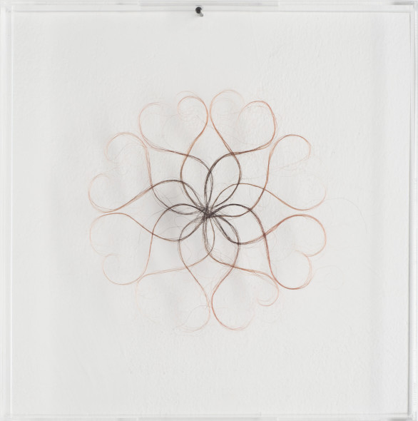 Francesca Romana Pinzari, Una ciocca dei tuoi capelli in cambio del mio cuore, 2015, capelli su plexiglass, 30x30 cm. Ph Andrea Veneri