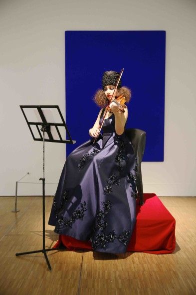 la-divine-en-bleu-plays