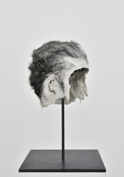 Bruno Botella, Oborot, 2012 silicone, capelli / silicone, hair, 48×30×30 cm